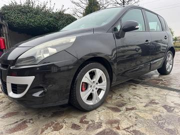 Renault Scenic Scénic X-Mod 1.5 dCi 110CV Luxe neo