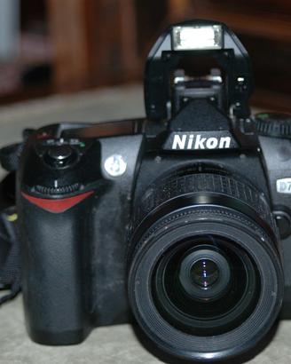 Macchina fotografica digitale Nikon D70