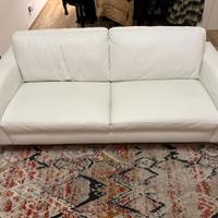 Divano bianco in pelle