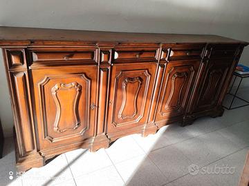 Elegante Credenza in Noce Massello – Stile Classic