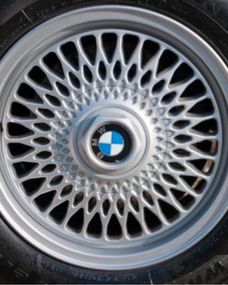 4 cerchi + 1  BMW anni 90 LEGGERE BENE