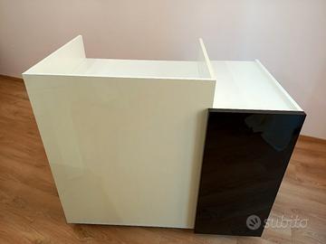 Arredamento Negozio Banco Cassa Bianco e Nero