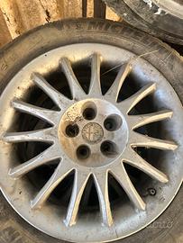 Cerchi in lega alfa romeo da 16