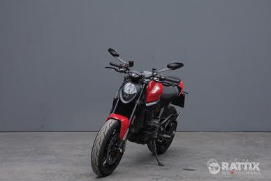 DUCATI Monster 937