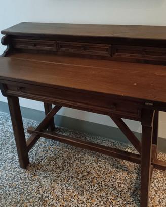 Scrivania segretarie in legno massello.