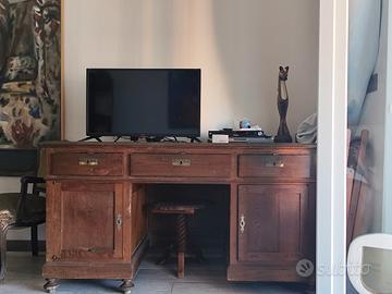 Scrivania inizio 900 con antitarlo 