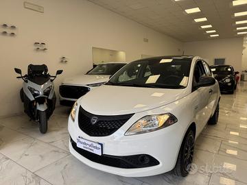 Lancia Ypsilon 1.0 FireFly 5 porte S&S Hybrid Ecoc