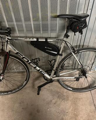 bici  da corsa focus cayo trattabile