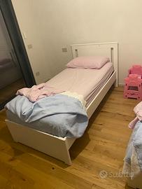 Letto singolo, completo d rete a doghe e materasso