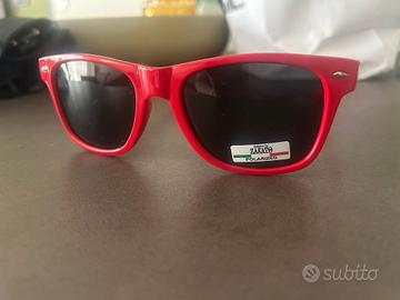 occhiali rossi da uomo