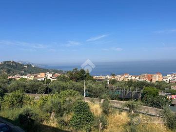 4 LOCALI A MASSA LUBRENSE