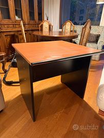 Scrivania in legno