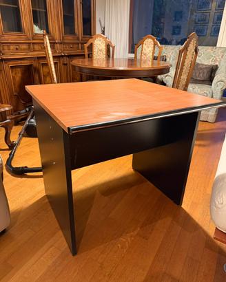 Scrivania in legno