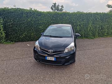Toyota Yaris 1.3 5p Automatica