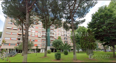 Eur 120 mq con 4 camere e posto auto