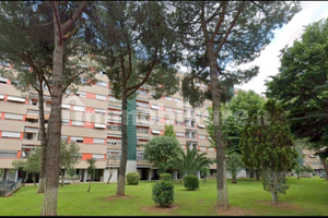 Eur 120 mq con 4 camere e posto auto