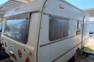 Caravan Laika 52