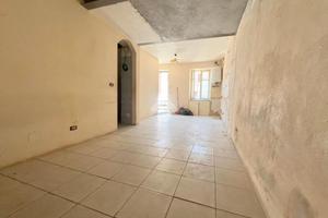 CASA SEMINDIPENDENTE A CASTELLO DI ANNONE