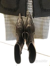 Stivaletti Vera Pelle alta qualità. Nero e bianco.