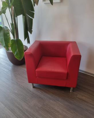 Poltrona in pelle rossa da sala d’attesa