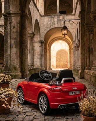 Entra nell'Antro! Auto bambini elettrica Audi 