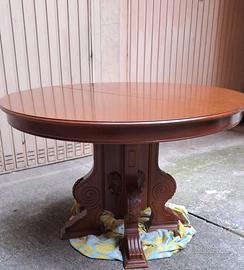 Tavolo rotondo artistico del 1975