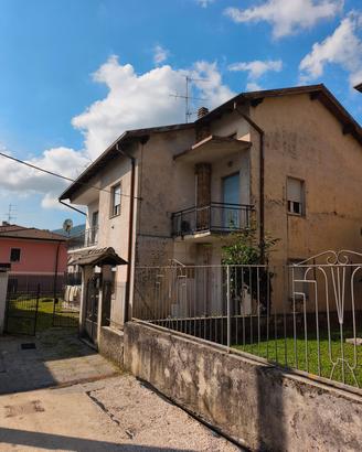Casa a Villa Carcina con 2 appartamenti 
