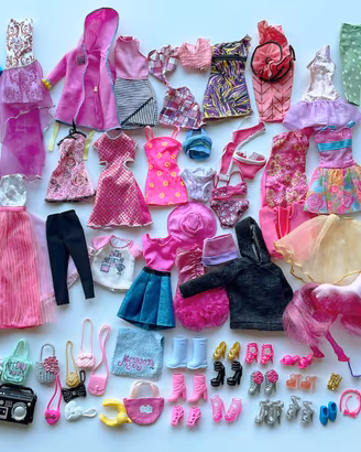Accessori e vestiti Barbie 👗👠👛💕⭐