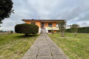 VILLA SINGOLA A POZZONOVO