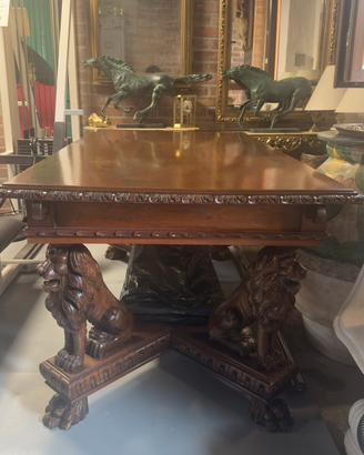 Tavolo legno con leoni