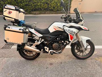 Benelli TRK 251 - 2023