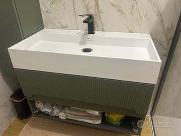 Mobile bagno sospeso