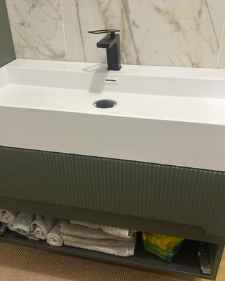 Mobile bagno sospeso