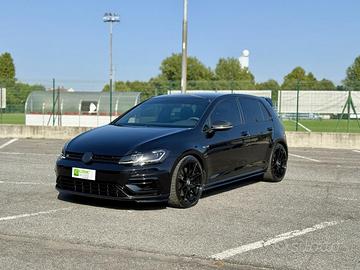 VOLKSWAGEN Golf R 4MOTION DSG