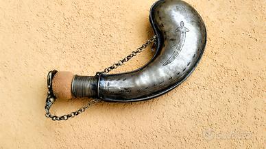 porta polvere militare