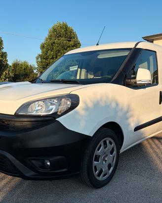 Fiat Doblo Doblò 1.4 T-Jet Natural Power PL-TN Car