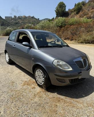 Lancia Y