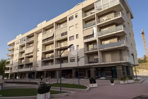 2 LOCALI A POTENZA