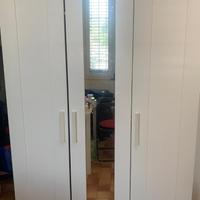 Armadio bianco Ikea 3 ante  con specchio centrale