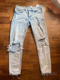 Jeans strappati hotsell uomo zara