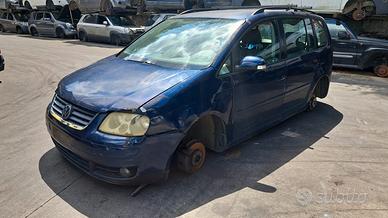 VW TOURAN 2004 SOLO PER RICAMBI
