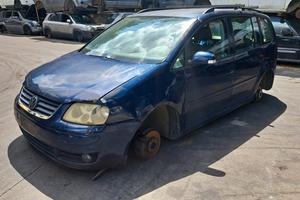 VW TOURAN 2004 SOLO PER RICAMBI