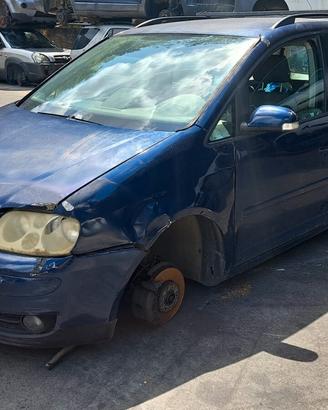 VW TOURAN 2004 SOLO PER RICAMBI