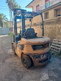 CARRELLO ELEVATORE CAT DP 25