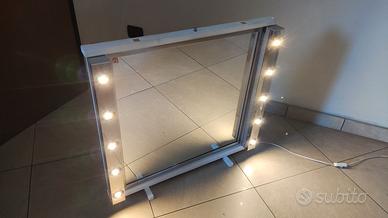 Specchio per trucco con luci