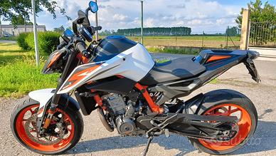 KTM 890 DUKE R 2021