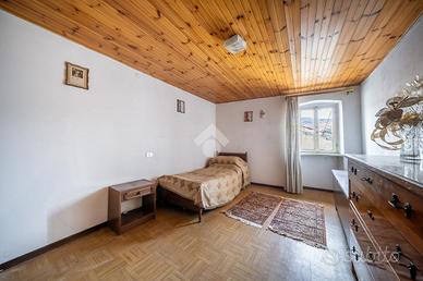 CASA DI CORTE A CAZZANO DI TRAMIGNA