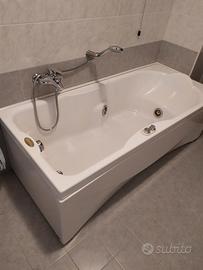 vasca idromassaggio jacuzzi 