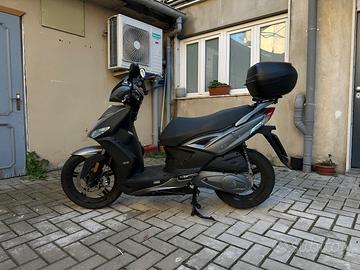 Kymco Agility 125 + Tucano Urbano