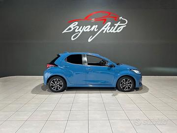 Toyota Yaris 1.5 Hybrid 5 porte Lounge Blue